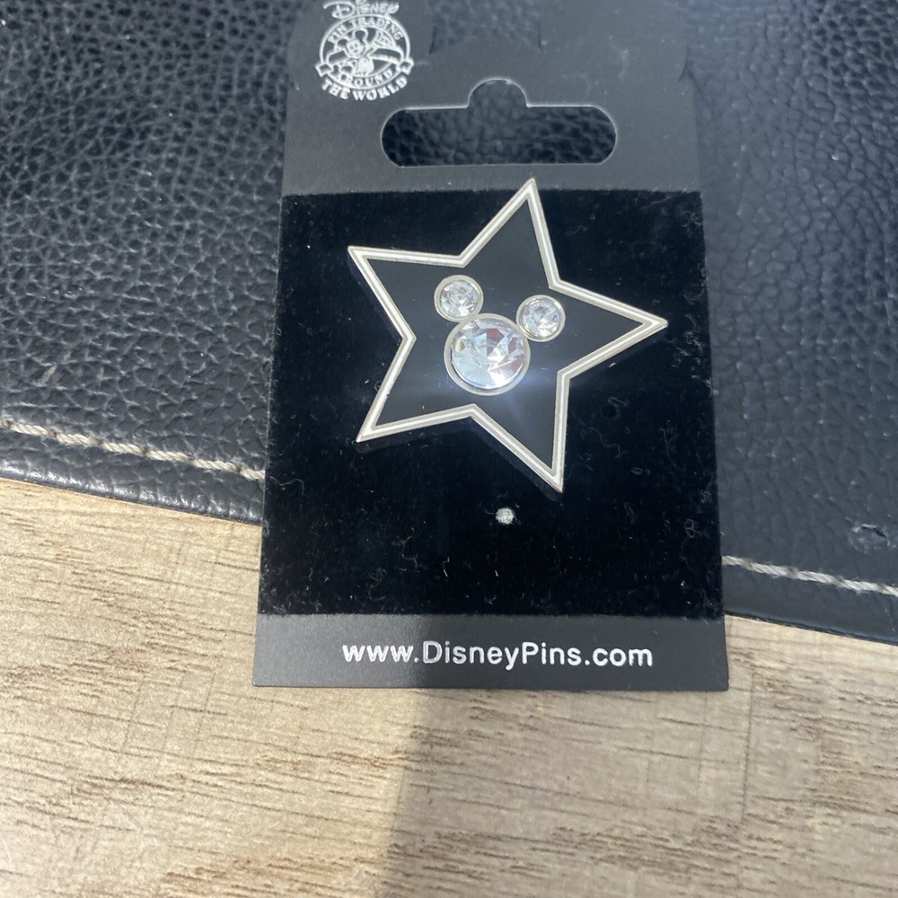 Disney Pin Trading 2008 Mickey Mouse Star Collectible