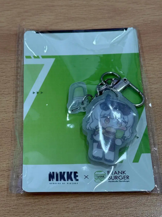 Goddess of Victory NIKKE × Frank Burger Collabo Snow White Keychain Keyring