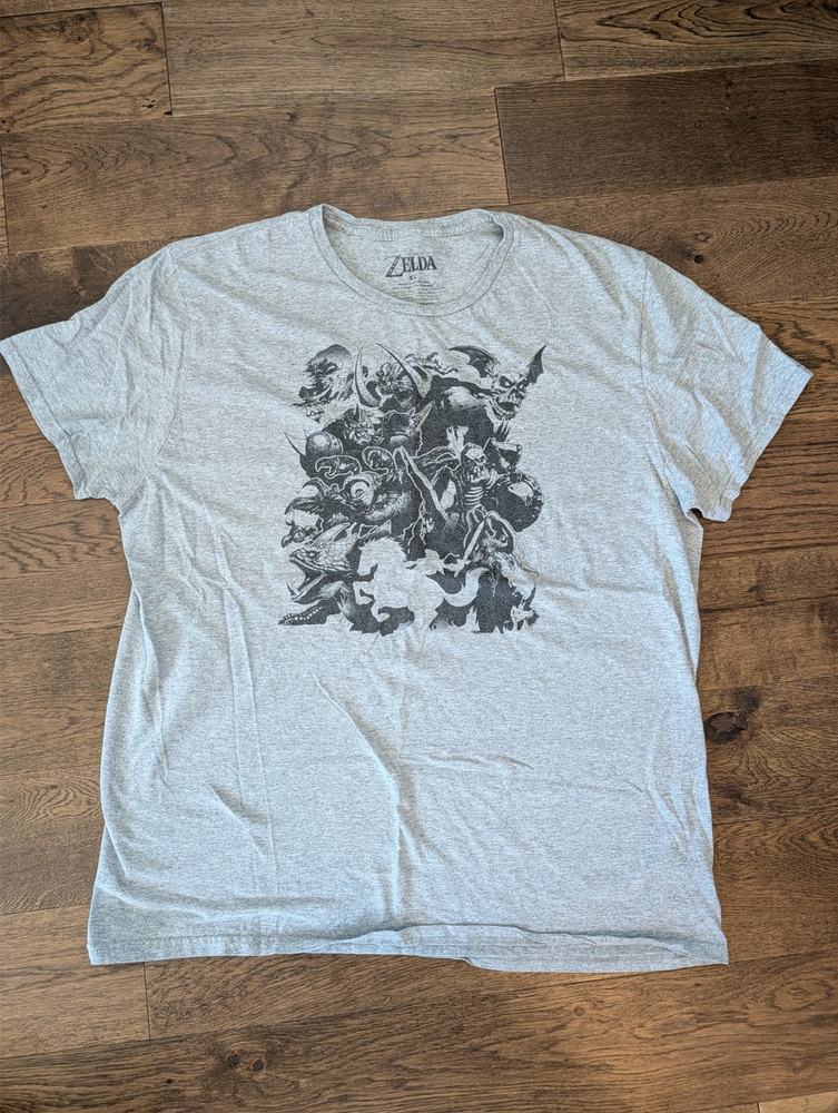 Legend of Zelda T-shirt XL Grey with Black Graphic