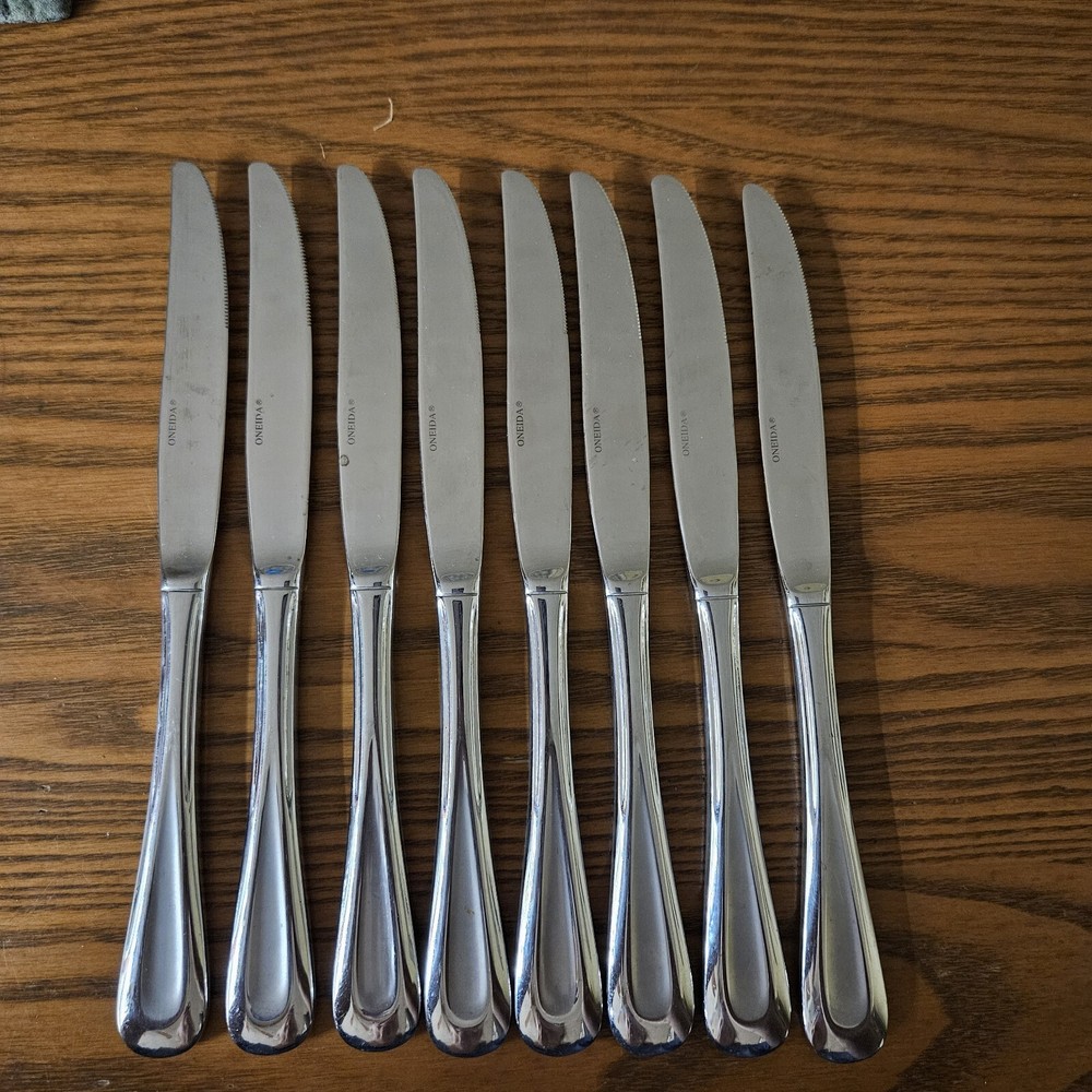Set of 8 Oneida Stainless Steel Satin Sand Dune Dinner Knives