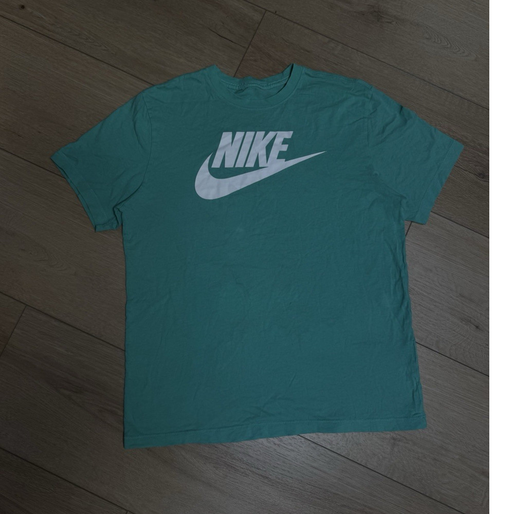Nike The Nike Tee Men's M Green Logo T-Shirt Short Sleeve Crew Neck
