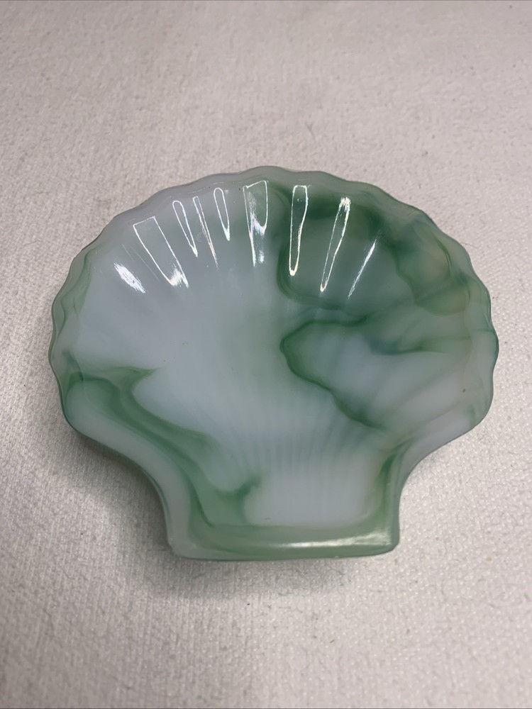 Akro Agate Slag Glass Seashell Trunket Dish