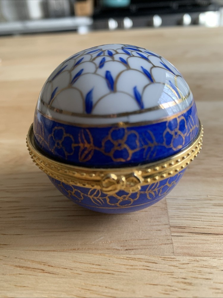 Vintage Lillian Vernon Porcelain Clock Case Trinket Box Blue White & Gold