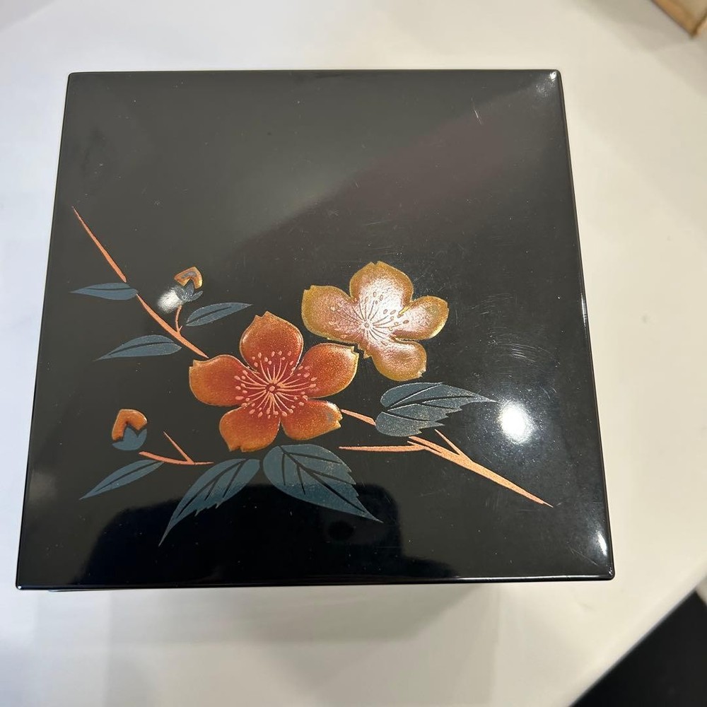 Lacquerware 3-tier Box Flower Makie Black Red Interior Traditional Japanese
