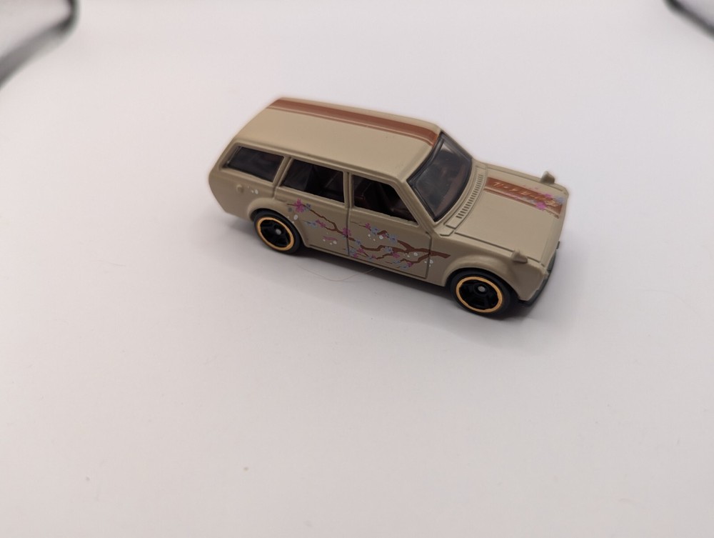 TAN / BROWN 71 DATSUN 510 WAGON LOOSE CUSTOM PAINT 2021 Hot Wheels Nightburnerz