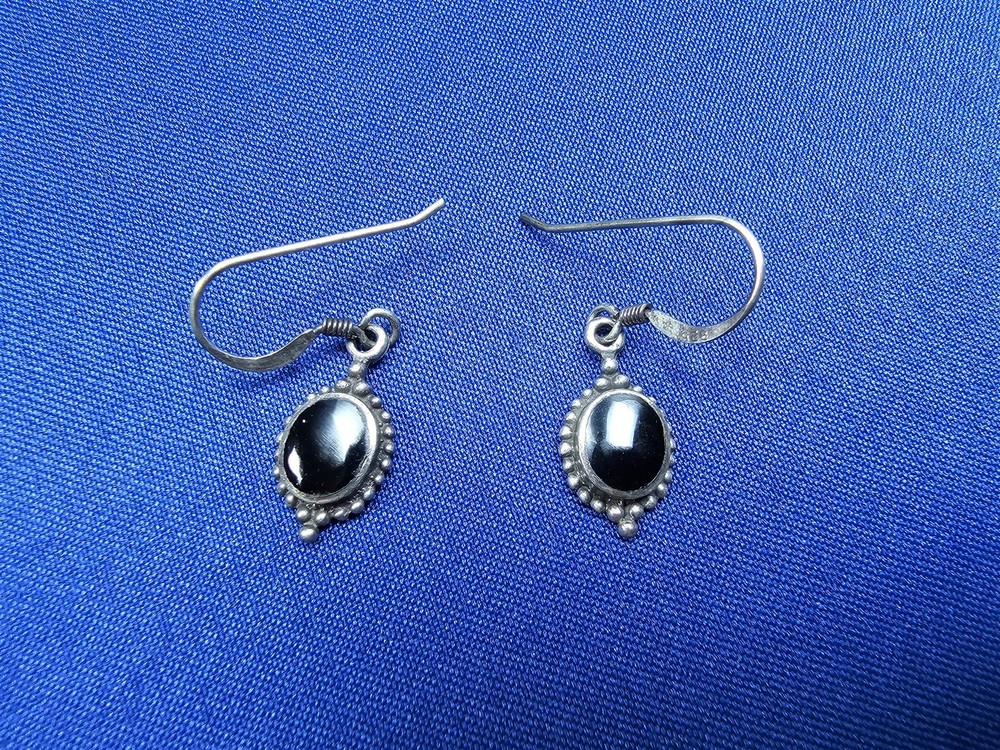 Grandma Grabe's Beautiful Vintage 925 Sterling Silver Black Onyx 2G Earrings