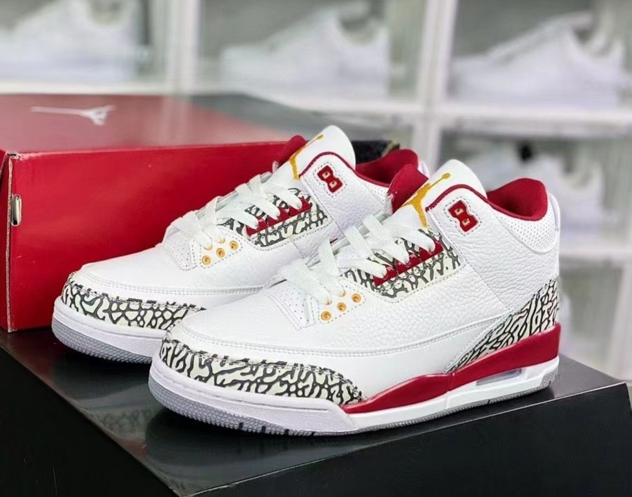 Mid-Top Jordan 3 Retro 