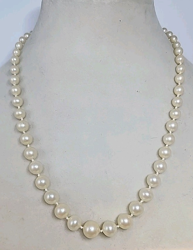 Vintage Faux Graduated Pearl Necklace 16.5