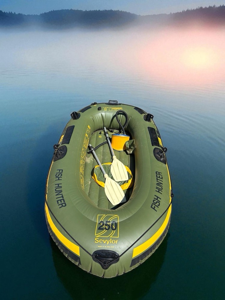 Sevylor HF250 Fish Hunter Inflatable Boat with Pump and Oars