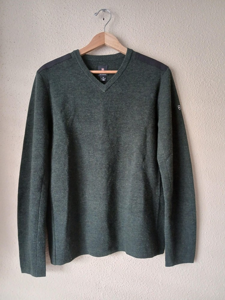 Victorinox Sweater Pullover Mens Medium Green Merino Wool V Neck Shoulder Patch