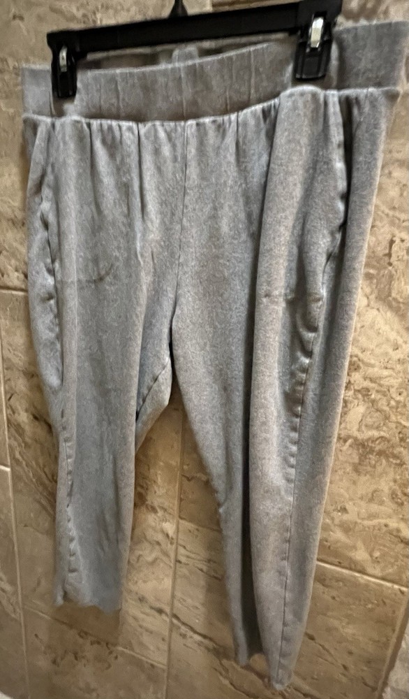 TORRID Size 2 Capri 2-Pocket Legging, Gray