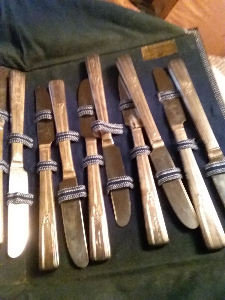 Vintage Wm Rogers Silverplate IS P Initial 50 Piece Flatware Service