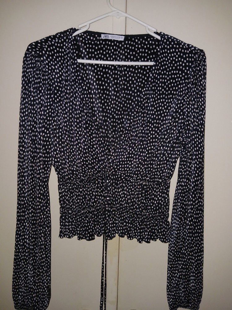 Zara Medium Black And White sheer polka dot Blouse Crepe Material