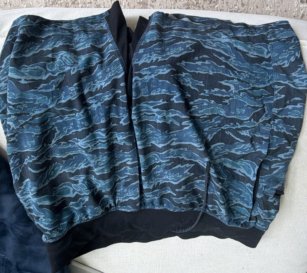 Men's Blue/Black Camo Athletic Shorts Size L 7