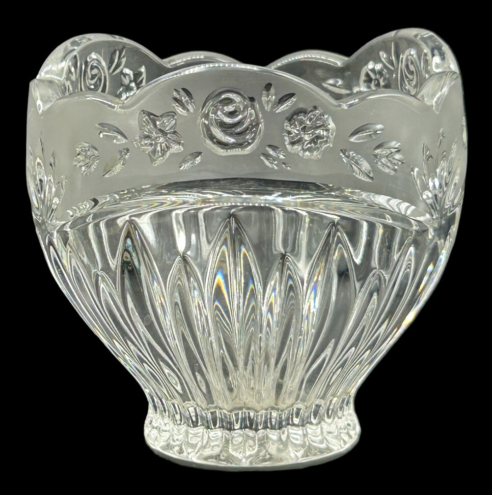 Oneida Clear Crystal Scallop Bowl Frosted Southern Garden Sachet & Petal Bowl