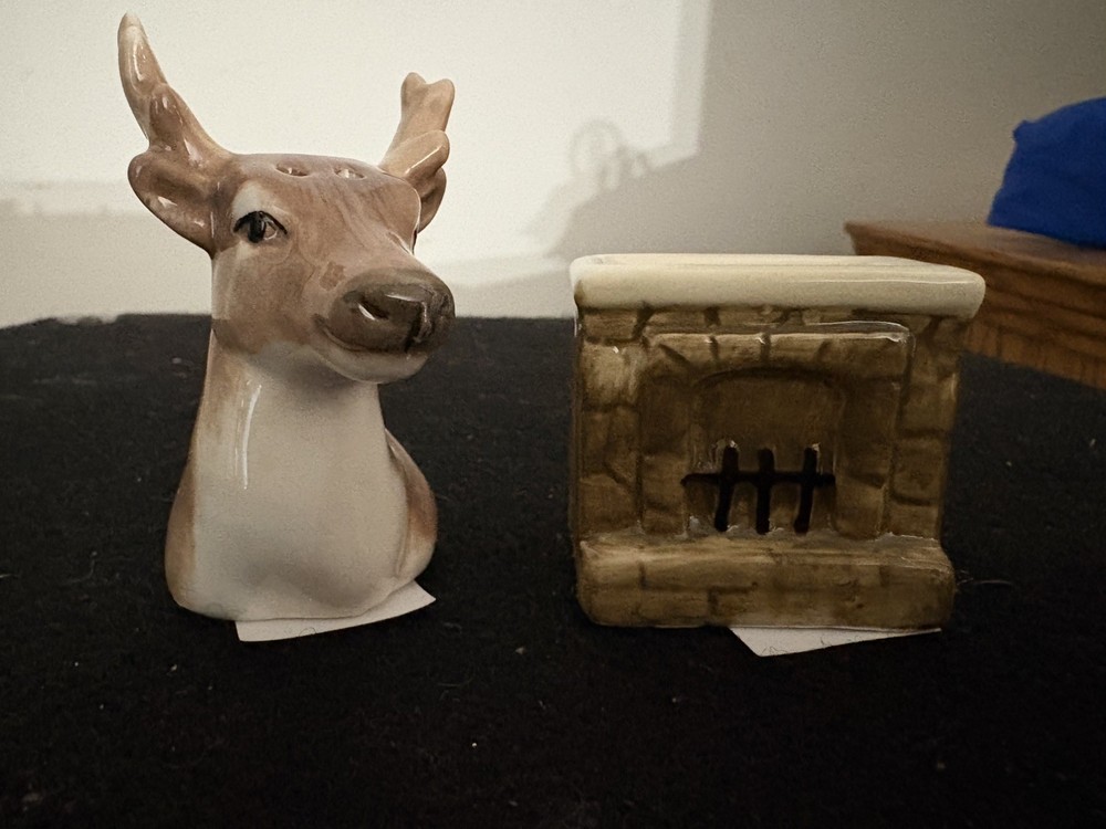 Cracker Barrel Deer Head And Fireplace Salt And Pepper Shaker Set NEW
