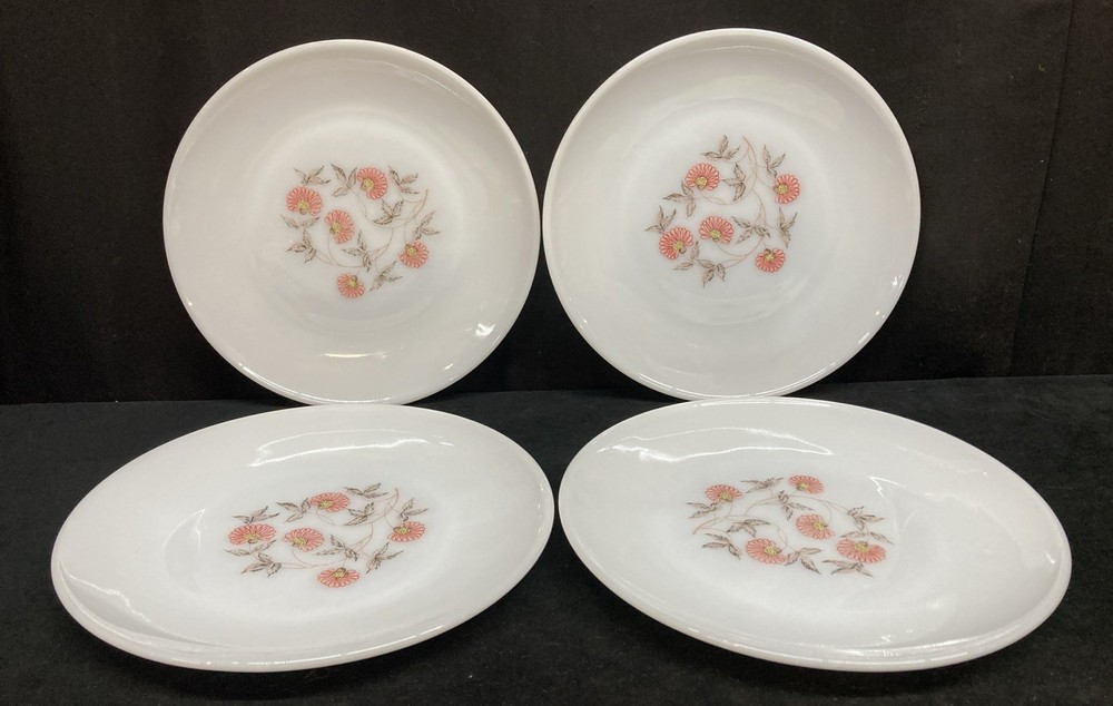 Fire King Anchor Hocking Milk Glass Fleurette Dinner Plates 9 1/8” Set of 4