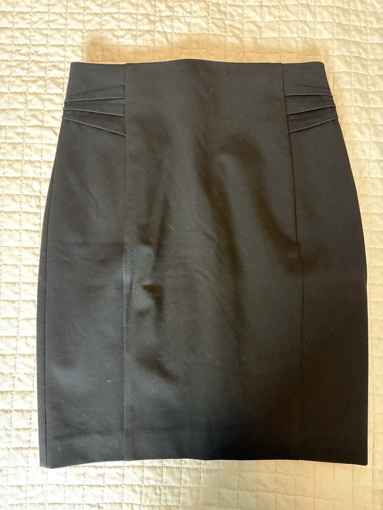 Express Black Pleated Pencil Skirt Knee Length Size 2 Polyester Rayon Spandex
