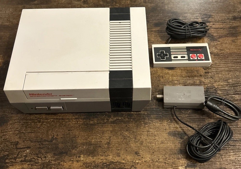 Nintendo NES-001 Original  Console Only Power Tested 1 Controller Read!