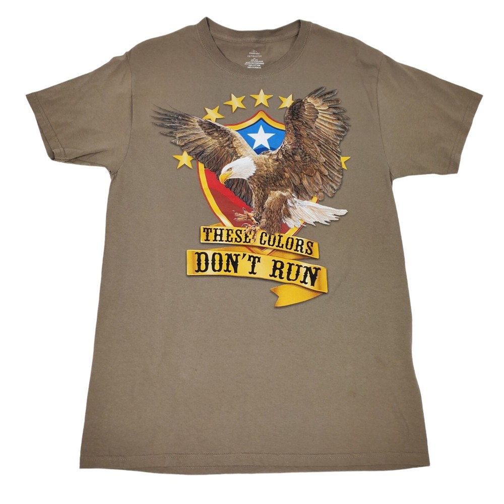 These Colors Don't Run Tan Gray America Graphic Short Sleeve T Shirt Size Medium