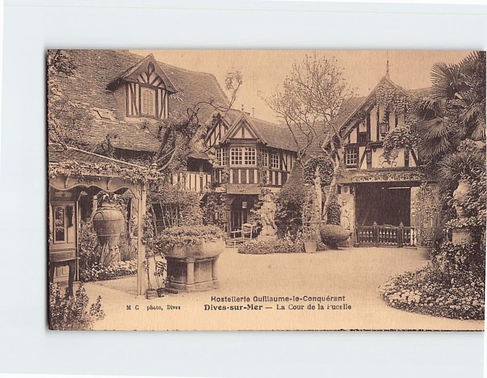 Postcard Hostellerie Guillaume-le-Conquérant Dives-sur-Mer France