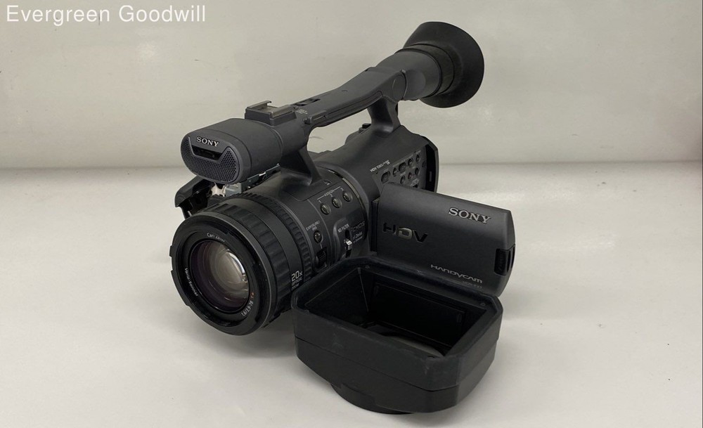 Sony HDR-FX7 HDV Mini DV Camcorder for Parts or Repair