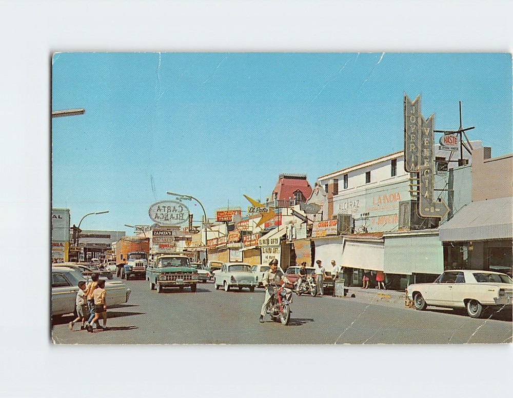 Postcard Guerrero Avenue Nuevo Laredo Mexico