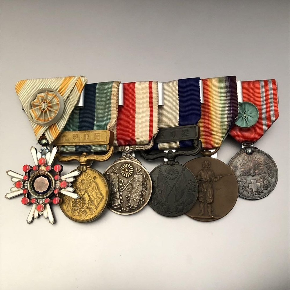 Japanese Army Navy Insignia Medal Bar with 6-Structure Hanging Equipment