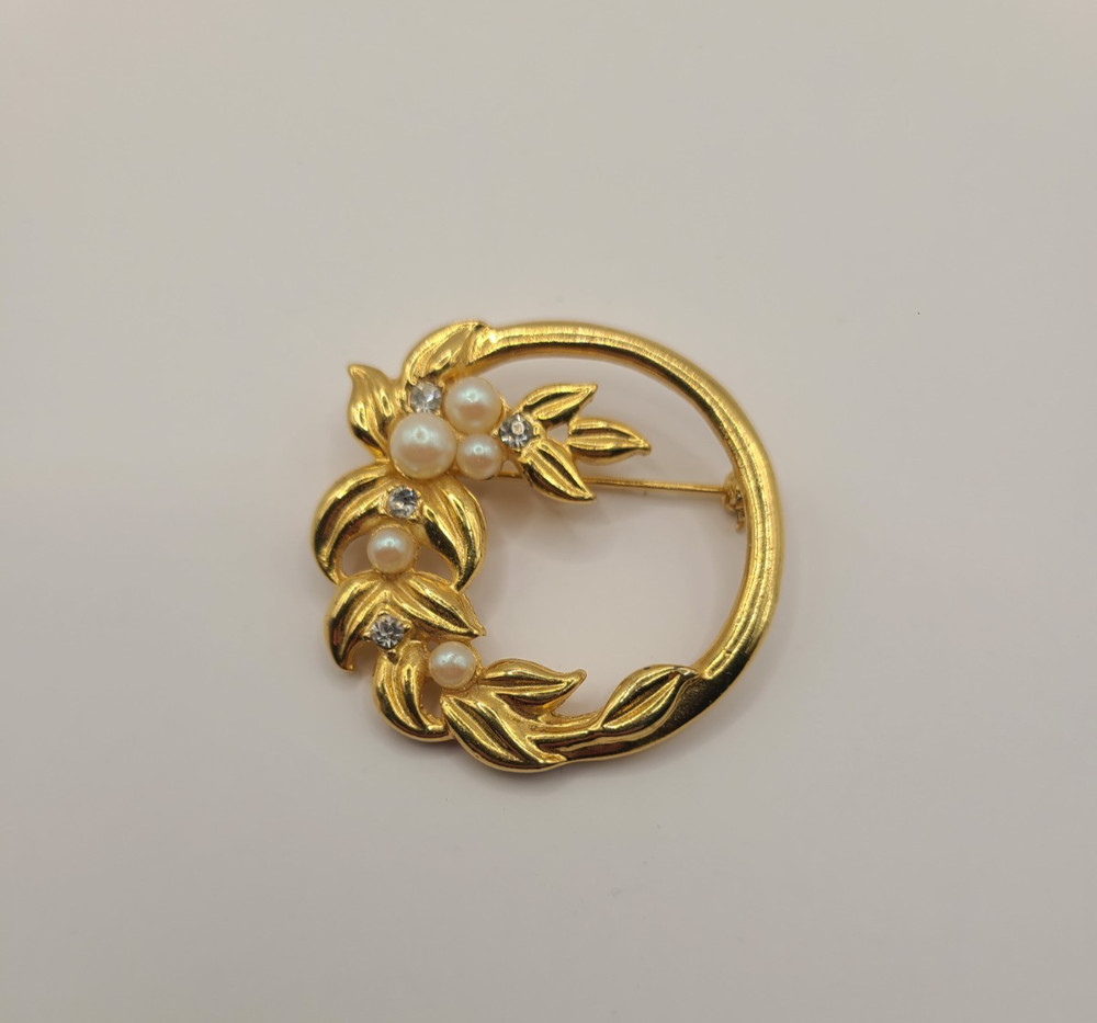 Vintage Gold-Tone Floral Brooch w/ Faux Pearls & Rhinestones Enamel Leaves