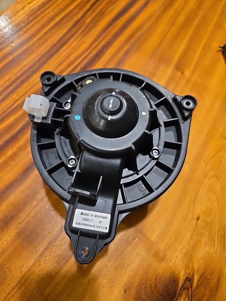 2005-2015 Toyota Tacoma 4.0L AC Heater Blower Motor Fan OEM P6136b179