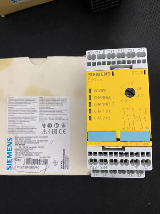 Safety Relay 3TK2828-2BB40 3TK2 828-2BB40 New * #F8