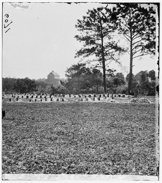 Photo:Charleston, South Carolina (vicinity). Graves of Federal soldiers