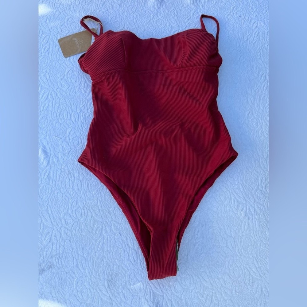 Berlook Chic Burgundy One Piece Swimsuit S B03