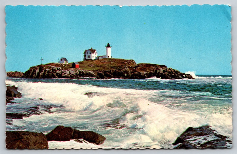 Maine York Beach Nubble Lighthouse vintage Postcard, C5