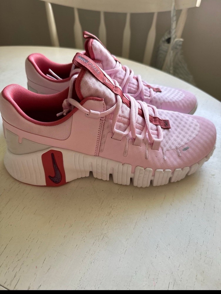 Size 10.5 - Nike Free Metcon 5 Premium Pink Foam Adobe