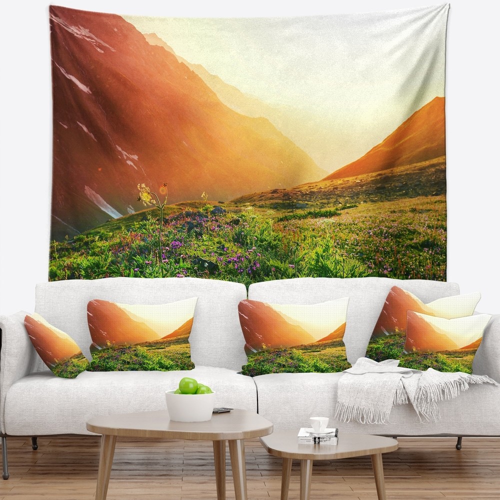 Designart 'Beautiful Meadow on Sunny Day' Landscape Wall  Small