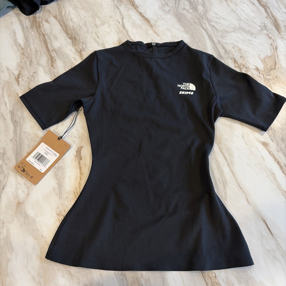 Skims The North Face Refina Short Sleeve Top Size XS Onyx