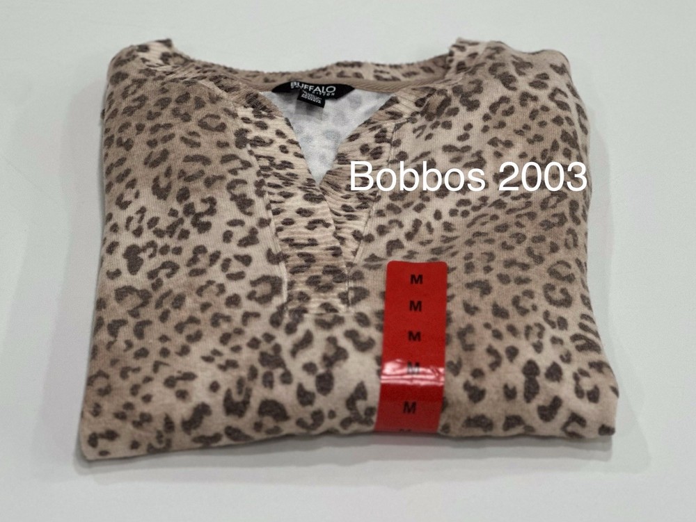 Buffalo Women's Cozy V-Neck Long Sleeve Top, Mellow Leo, Size M