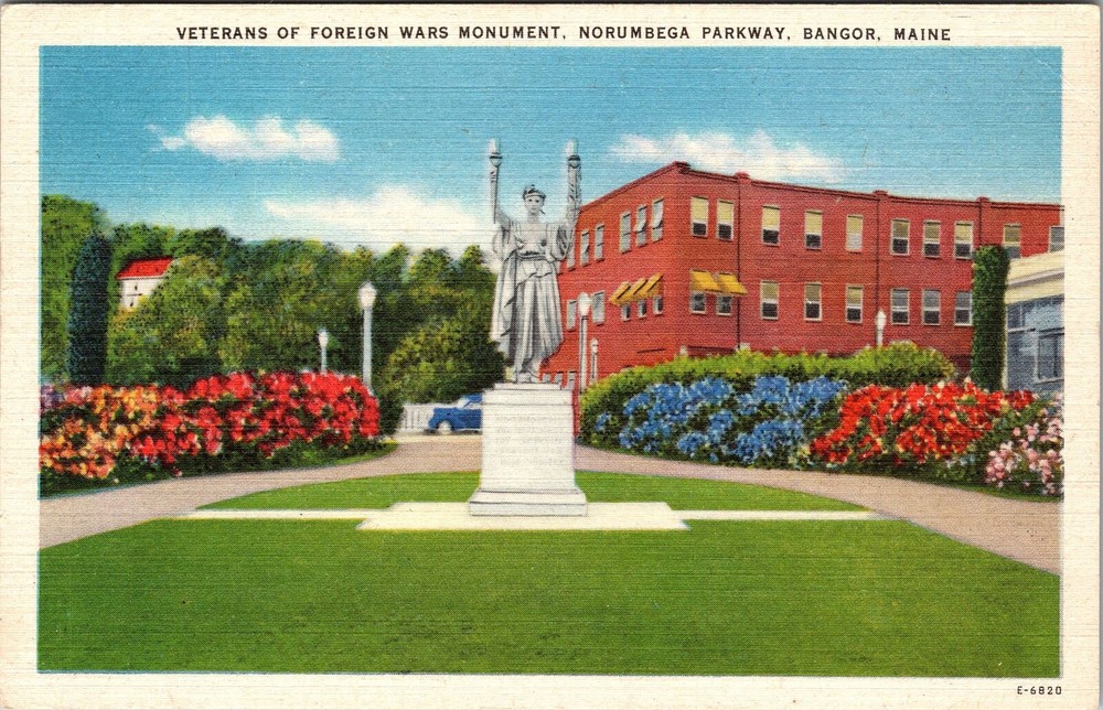 Bangor ME-Maine, Veterans Foreign Wars Monument Vintage Postcard
