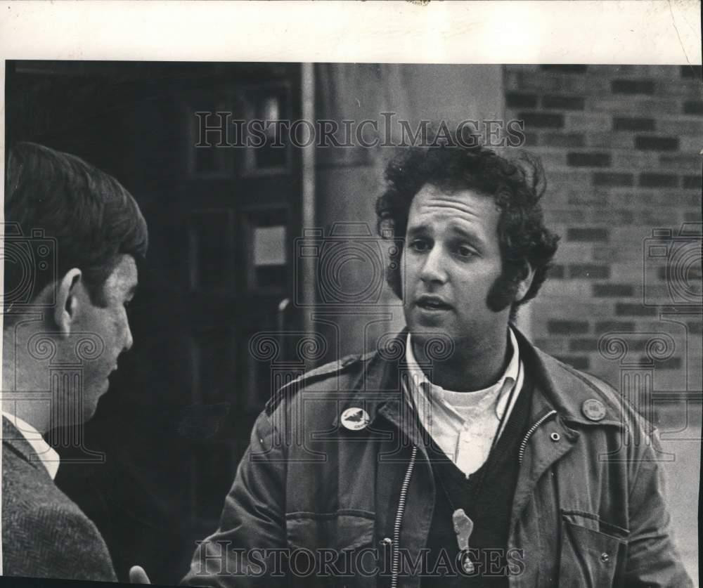 1968 Press Photo Robbie Stern, Seattle Community College Sociology teacher