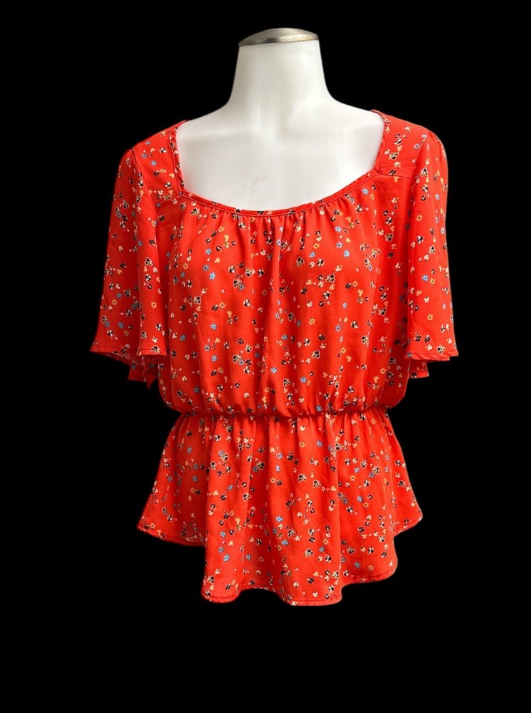 Sienna Sky Top Womens Medium Red Floral Short Sleeve Ruffled Hem Pullover