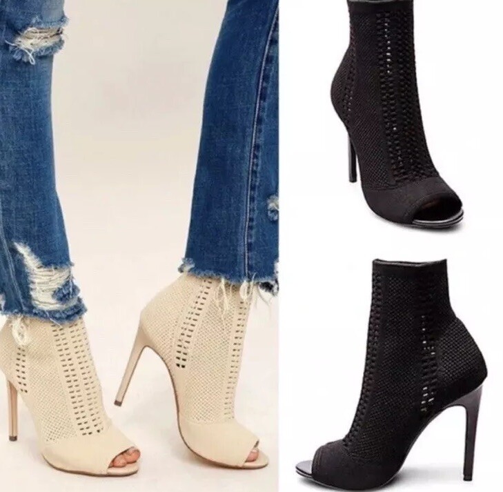 Steve Madden Black Candid Knit Peep Toe Heels Size 7.5 Medium