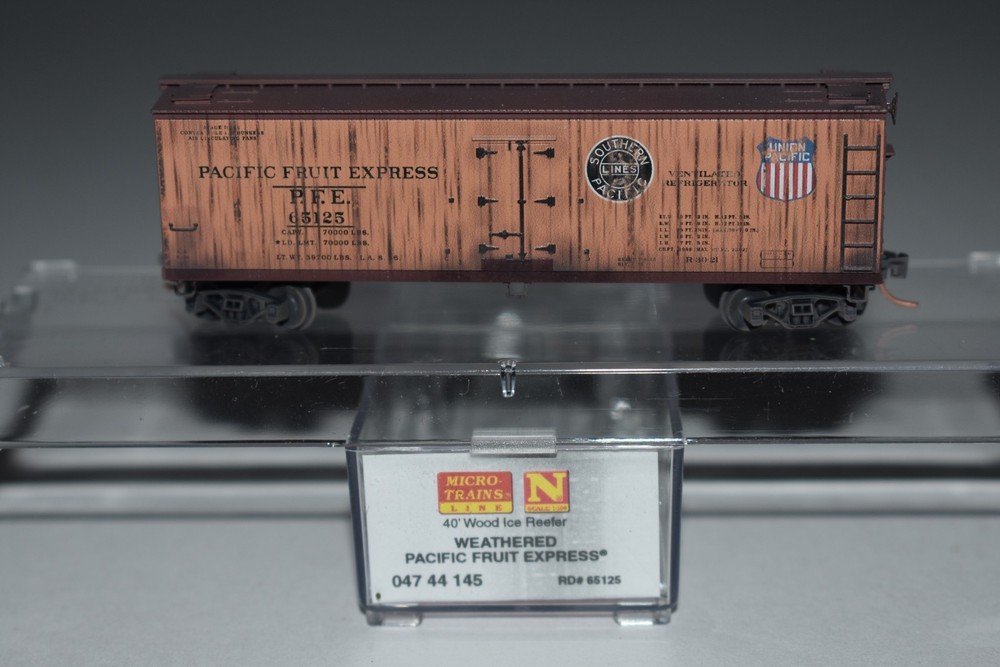 N Scale MTL 04744145 Pacific Fruit Express 40' Single Door Reefer 65125 C56812