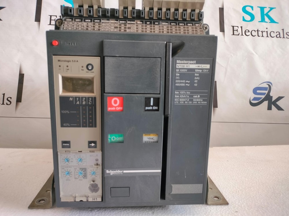 SCHNEIDER ELECTRIC  MASTERPACT NT08 H1 50/60Hz 800A 3pole   Air Circuit Breaker