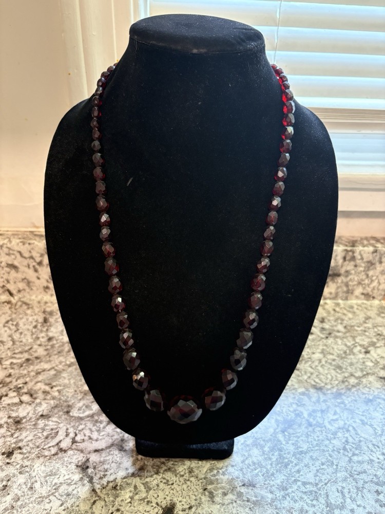 Vintage Cherry Amber Bakelite Faceted Graduated Bead Necklace