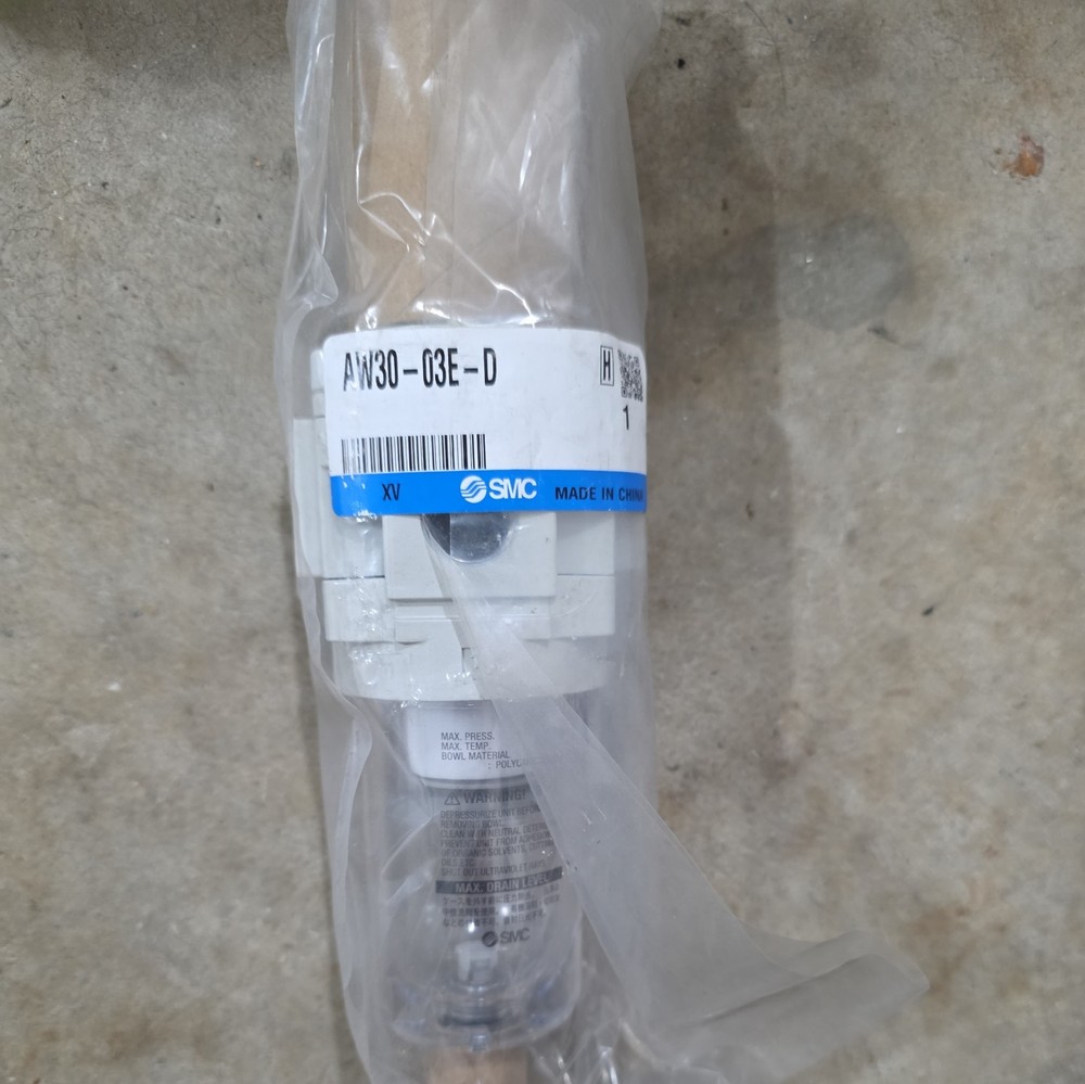 1PCS NEW FIT FOR SMC Filter pressure reducing valve AW30-03E-D