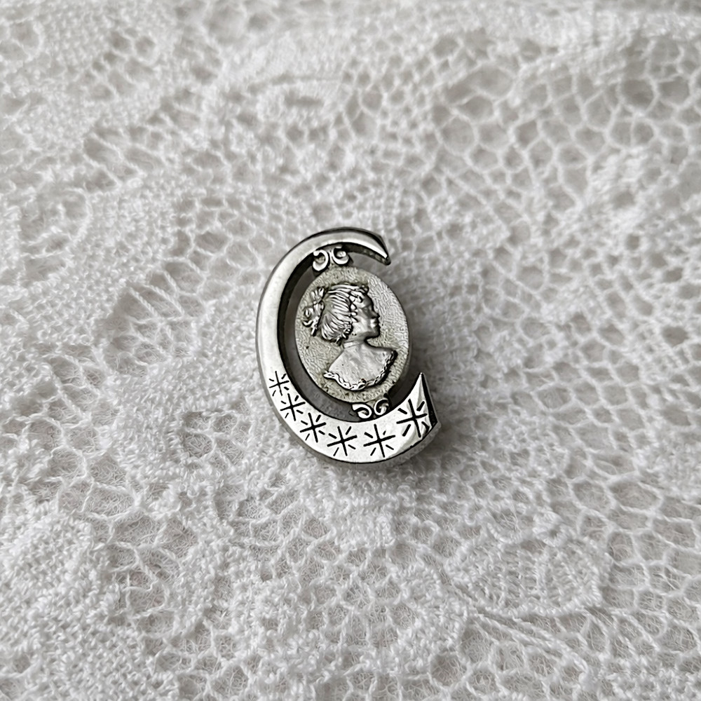 Vintage Silver Cameo Brooch Pin Art Nouveau Victorian Revival Jewelry Crescent
