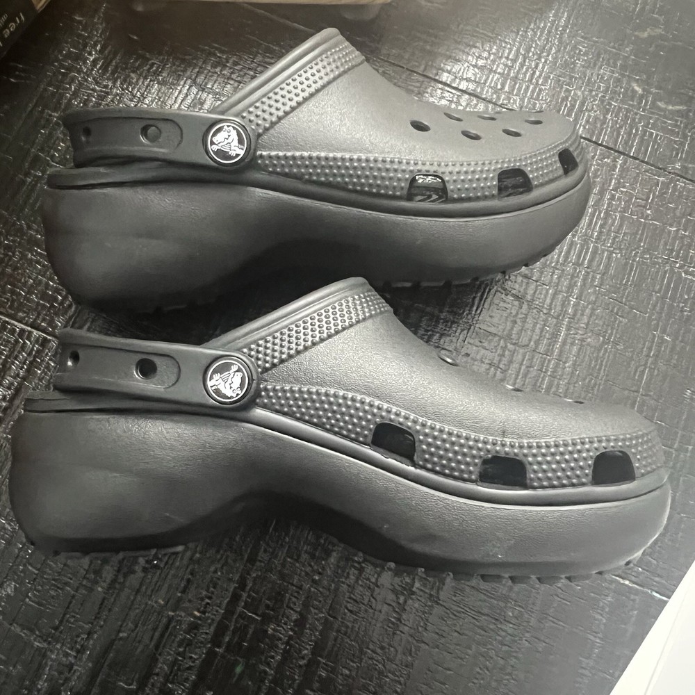 Crocs Classic Bae Women’s Black Platform Sandals Clogs Size 5