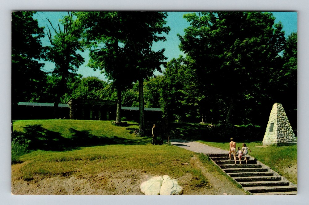 Canada- Algonquin Provincial Park Nature Museum Souvenir Old PC Vintage Postcard