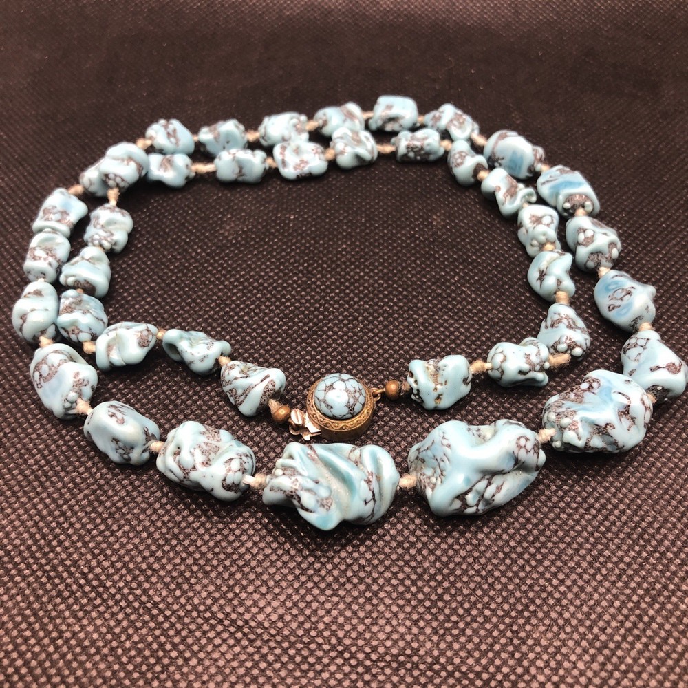 Vintage turquoise necklace.